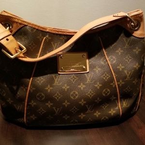 Louis Vuitton Galliera PM Monogram